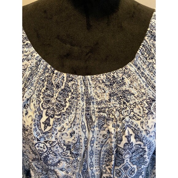 Off (or On!) Shoulder Blouse Size Large Blue Paisley Print  Boho Peasant Top - Picture 3 of 10
